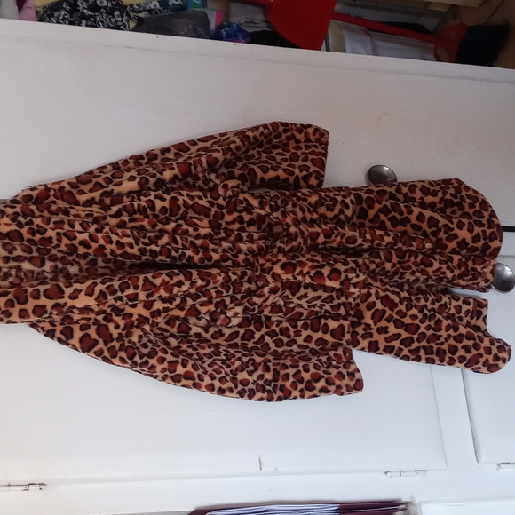 Girl's Robe - Picture 4 of 6